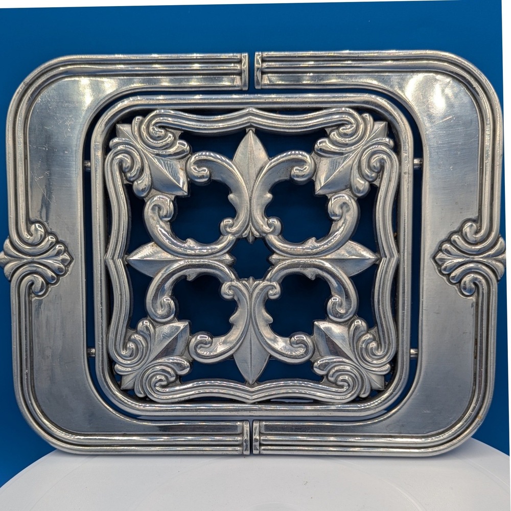 Lenox Butler's Pantry Fleur-de-Lis Expandable Metal Trivet Silver 3" Open